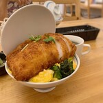 美食鳥本店 - ランチメニュー
            ・厚切りチキンカツ丼