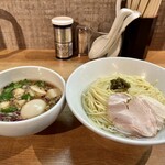 221569220 - 特製貝と牛の昆布水つけ麺1200円 大100