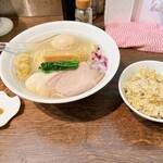 Kaidashi Chuukasoba Takeshou - 特製貝出汁塩そば+貝めし(小)_¥1,100+¥150