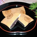 菊園 - 宮中伝統の菓子をおつくりしております。