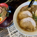 麺屋ジョニー - 真空塩ラーメン
            醤油ラーメン　800円