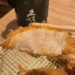銀座とんかつ檍 - 生食用を使っているホタテフライは半生でいただきます。