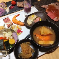 ブッフェアンドカフェ スロープサイドダイナー ザクロ - ブッフェ・ローストビーフ