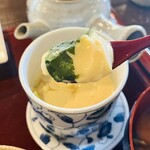 Jikeno Manryou - 茶碗蒸し　さじアップ
