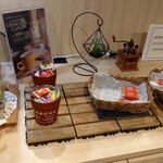 コンフォートライブラリーカフェ - チョコレート、キャンディ、クッキー