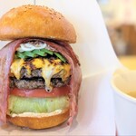 ラッキー スマイル - 鶴ヶ城バーガー。