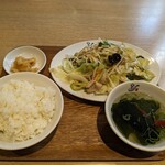 れんげ食堂 Toshu - 肉野菜炒め定食