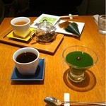 Arusutairubairyouguguchiyakorekiyo - 抹茶のかんてんテリーヌ。(向かい側はわらびもちフォンデュ)