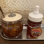 印度料理シタール - 黒蜂蜜と多分甘い何か