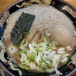 関西 風来軒 - とんこつ味玉ラーメン