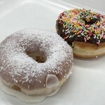 ベルナール - 料理写真:ふんわりドーナツ2種