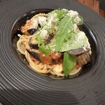 Amalfi - ナスとモッツァレラのトマトパスタ