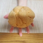 二葉屋 - 平均的な女性の掌に乗せた矢巾キャベツ！