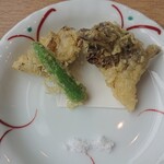 上越やすだ  - 黒舞茸の天ぷら