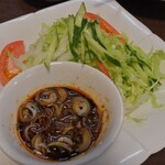 中国家庭料理 神洲之華 - 白菜芯の黒酢風ピリ辛サラダ（ハーフ）