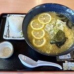 からく亭 - 鱧だしラーメン（おにぎり付）900円