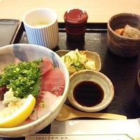 丸新 - 海鮮丼