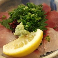 丸新 - 海鮮丼