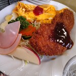 享楽亭 - ランチは、ボリューム満点