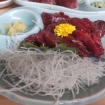 中村屋 - 鯨の刺身