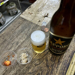 浅見本店 - カップつまみは、味噌ニンニクに数の子わさび