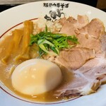 Tonkotsu Chuukasoba Gantare - 豚骨中華そば　玉子入り