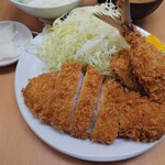 とんかつ山家 - 上ロースかつ定食、あじフライ