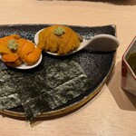 Shimbashi Tenzushi - ウニの食べ比べ
