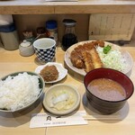 丸一 - ロースかつ定食＋椎茸、イカフライTp（¥1600）