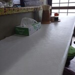 こうらく - カウンター。古くてもピカピカ