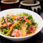 炭火焼き 牛タン酒場 いけたん - 当店イチオシ！いけたんサラダ