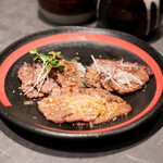 炭火焼き 牛タン酒場 いけたん - 全部のせ！牛タン焼き盛り合わせ