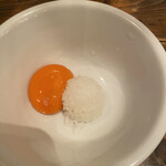 赤坂焼肉 KINTAN - すき焼きの卵とご飯