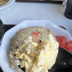 Tamamotei - チャーハンも塩味は弱め。ただ旨い！紅生姜をたっぷり混ぜて食うと、コレがまた旨い！