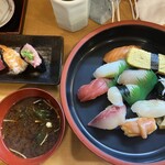 Sushi Ken - 赤出しも付いて来ます。