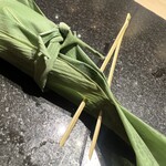 たか吉の鮨 - 笹に包まれてたのは