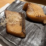 たか吉の鮨 - ブリの土佐焼きとカレイの柚香焼