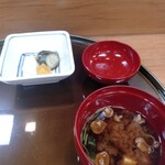 花むら - お漬物と赤だし