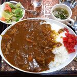 アーモンド - カレーライス（大盛）1,050円（サラダ、スープ、コーヒー付き）