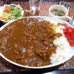 アーモンド - カレーライス（大盛）1,050円（サラダ、スープ、コーヒー付き）