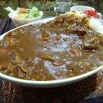 アーモンド - カレーライス（大盛）1,050円（サラダ、スープ、コーヒー付き）