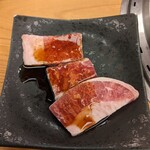 幸せの焼肉食べ放題 かみむら牧場 - 