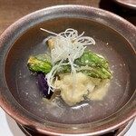 Sumibito Sake Shingetsu - 鱧の天ぷら、賀茂茄子、万願寺とうがらしの汁物。