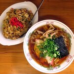 須山食堂 - 料理写真:ラーメン・半チャーハン