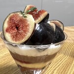 Fruit Chef The Shop - ビオレソリエスDXパフェ(黒いちじくの美味しいパフェは我が家では一番人気パフェ)¥1,880