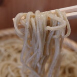 Ishibiki Soba Omodaka - ”粗びき”は香りが高く、芯も感じる茹で加減、啜り心地、喉越しも良く、美味しいと言える貴重な“お蕎麦”です。