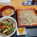 瀬谷そば - 鴨汁つけそばとそぼろご飯