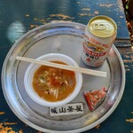 Shiroyama Chaya - 缶ビールも￥450で、ガツンと合わせて￥900也