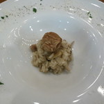 プリモピアット　茸と栗のリゾット　パルミジャーノレッジャーノのスノースタイル