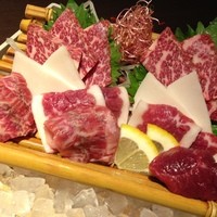 馬桜 下通り店 - 馬刺し盛り